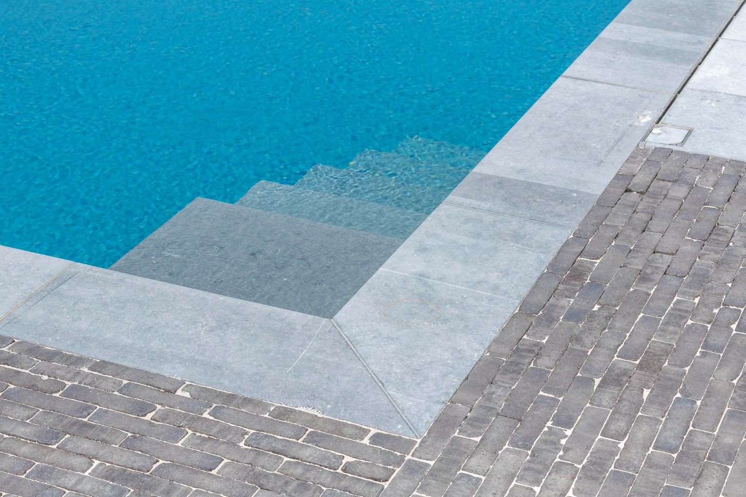 Realisatie polypropyleen zwembad te Bocholt - afmetingen 12m op 3m60